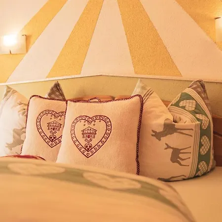 شقة Haus Alpenchalet *